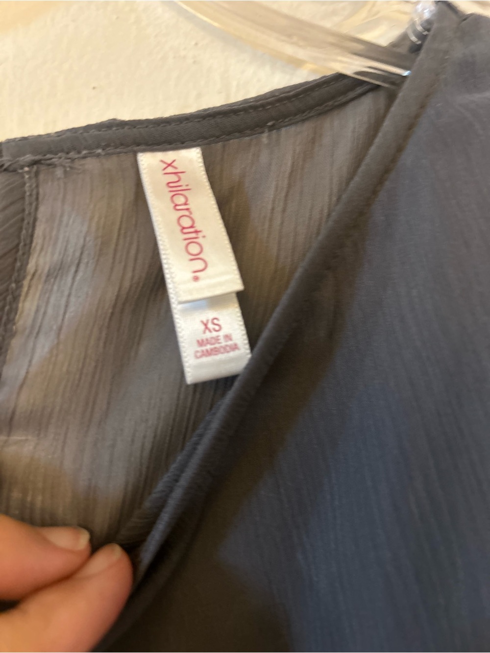 Xhilaration Gray V-Neck Textured Women's Top